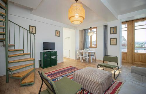 3BR Scenic Terrace Apt in Abanotubani By Wehost