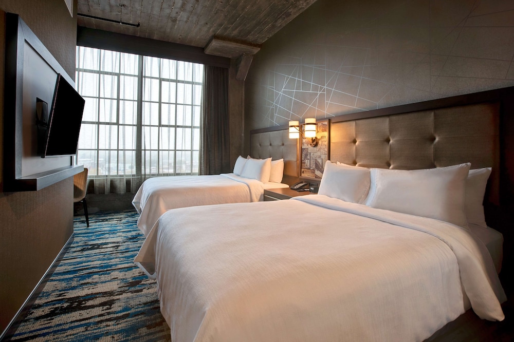 Embassy Suites by Hilton Rockford Riverfront - photo 9