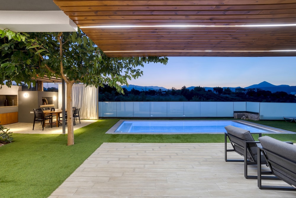 Villa Crystal Sun by Estia — 4-Star Luxury Hotel in Irakleion, Greece