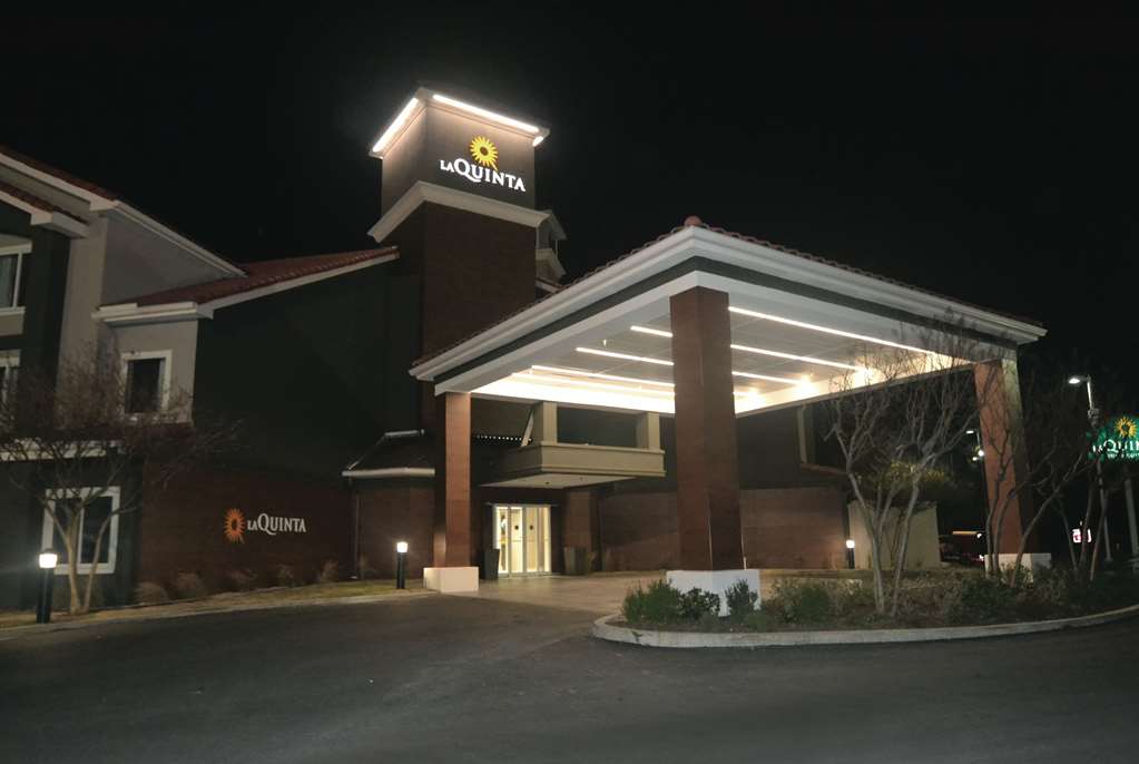 La Quinta Inn & Suites by Wyndham Austin Airport - photo 3