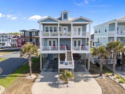 Ocean Views Pool Spa Private Backyard in OKI in Oak Island, United States