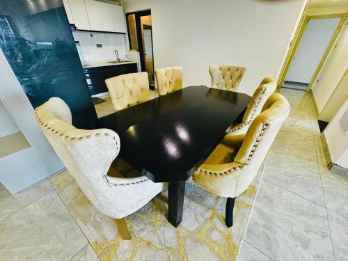 Perry West 3 Bedroom with dsq