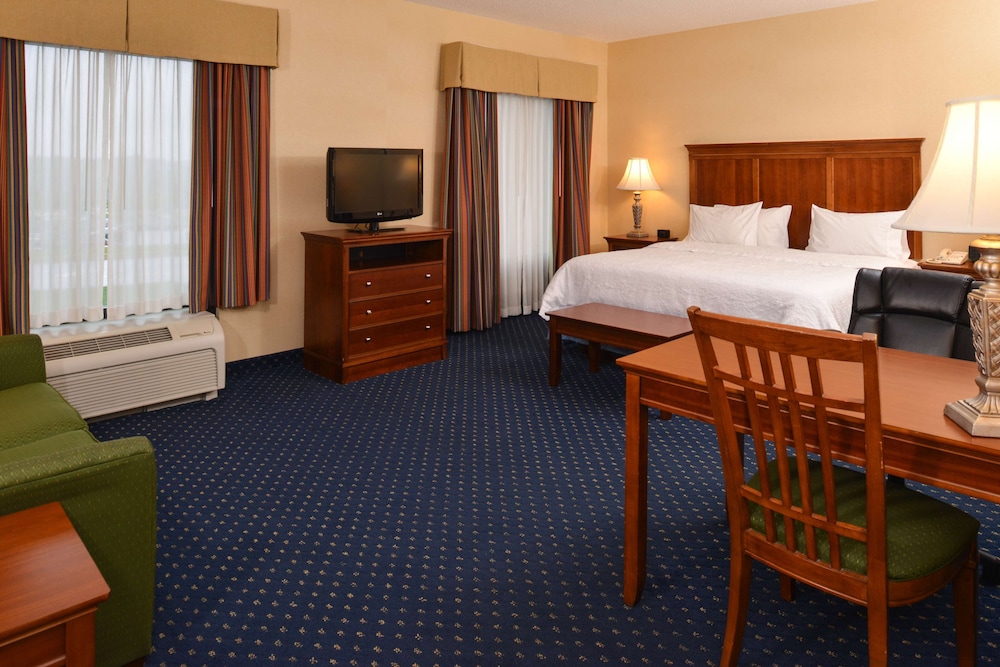 Hampton Inn & Suites Fredericksburg South - photo 11