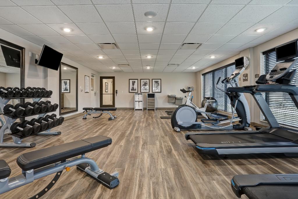 Clarion Hotel Overland Park - photo 19
