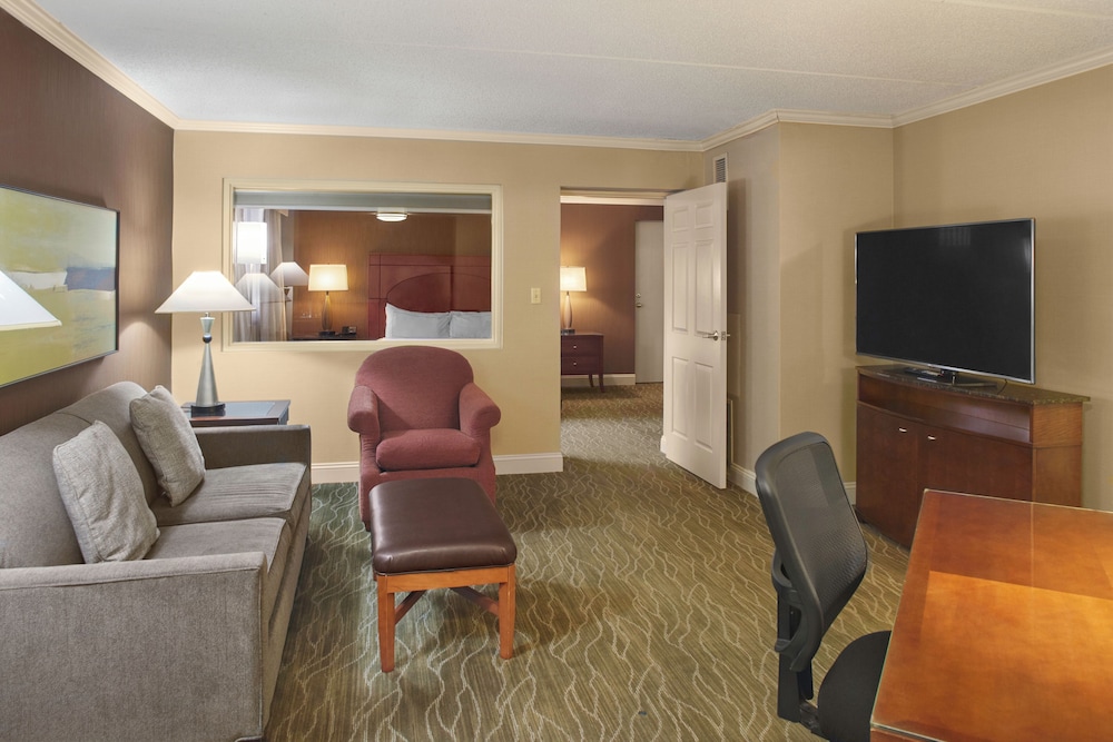 DoubleTree by Hilton Akron Fairlawn - photo 15