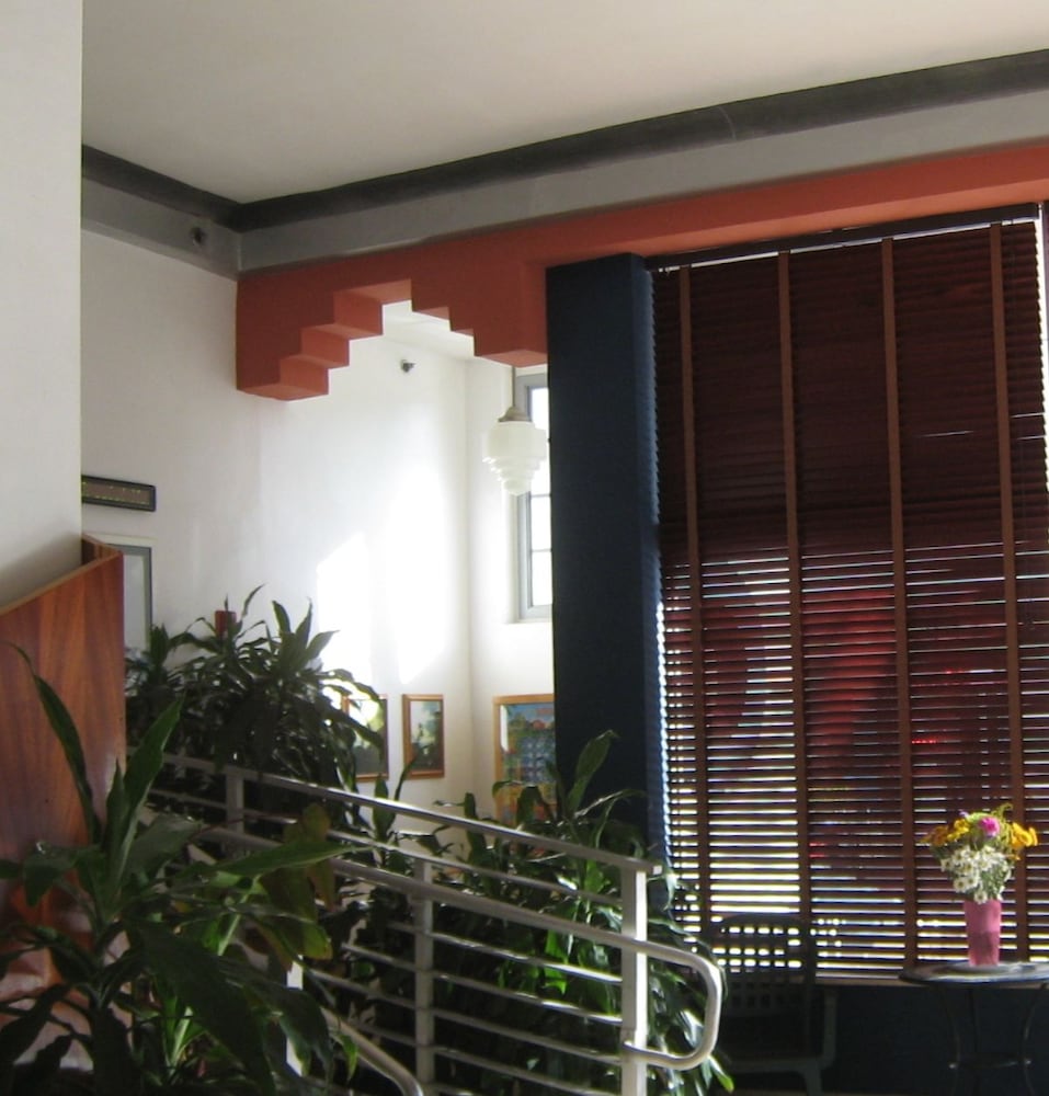 Sherbrooke All Suites Hotel - photo 3