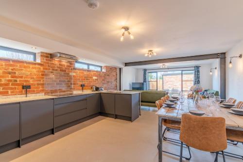 Norton Coach House — 4-Star Luxury Hotel in Cheltenham, United Kingdom