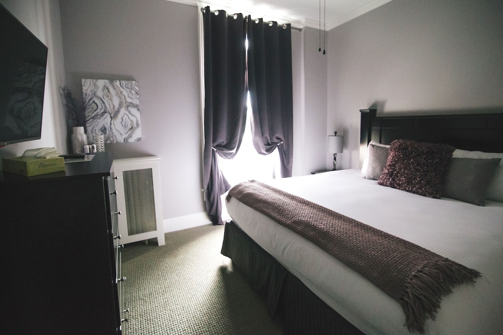 The Continental Hotel - photo 9