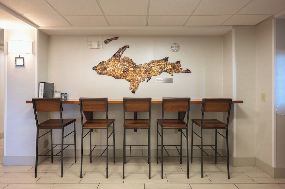 Holiday Inn Express Houghton Keweenaw by IHG - photo 100
