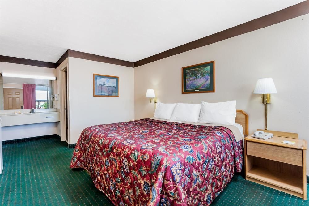 Days Inn by Wyndham McDonough - photo 8