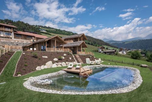 DILIA Chalets & Apartments — 4-Star Luxury Hotel in Rio Di Pusteria, Italy