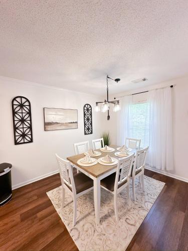 Crescent Gardens 3 Miles from UA in Tuscaloosa, United States