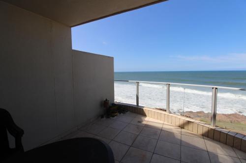 Santorini 406A — 4-Star Luxury Hotel in Margate, South Africa