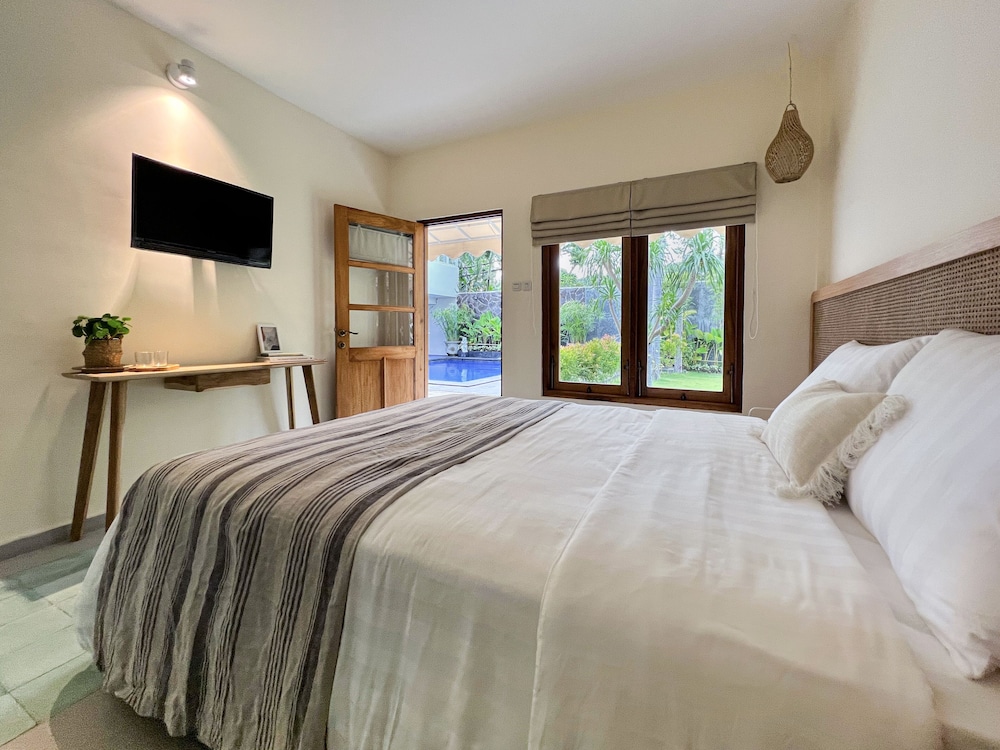 Roots Hotel Senggigi in Senggigi, Indonesia