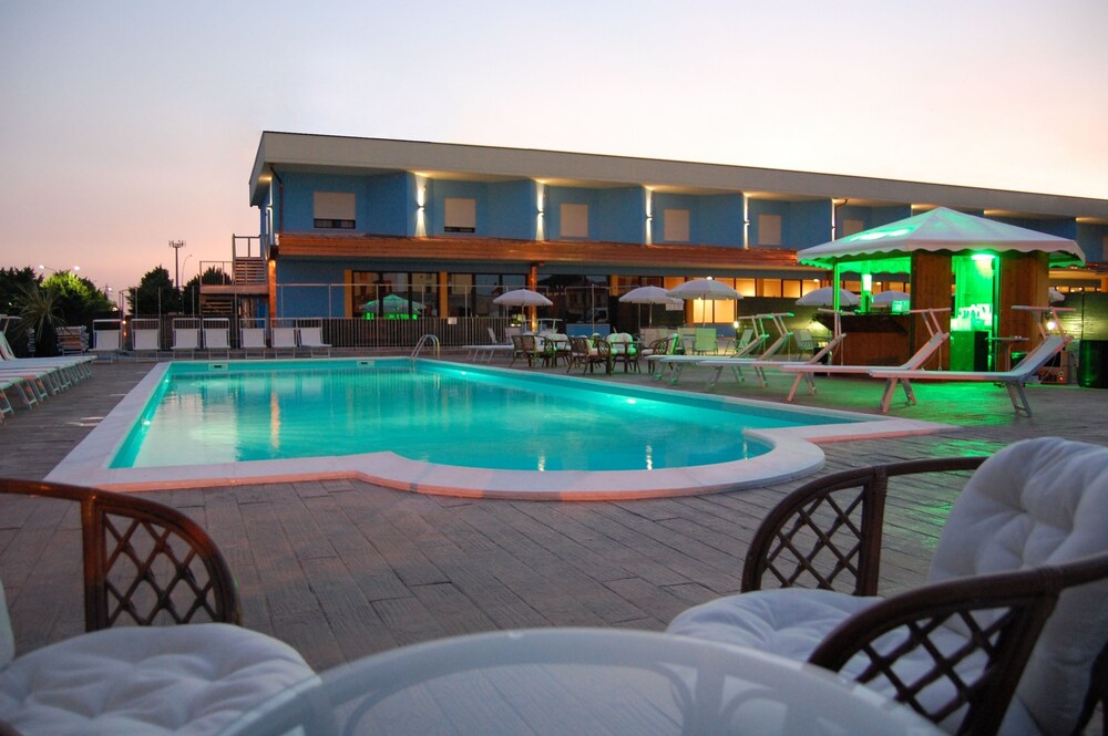 Piccolo Hotel Nogara — 4-Star Luxury Hotel in Nogara, Italy