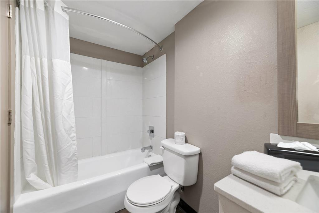 Quality Suites Wildwood The Villages - photo 23