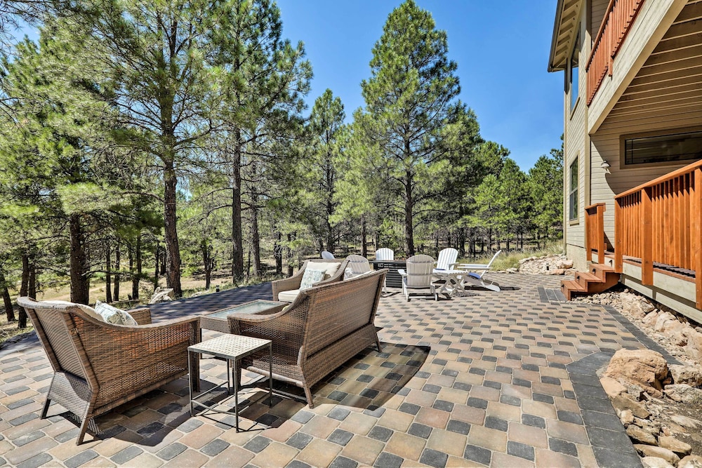 Spacious Flagstaff Home with Fire Pit and Game Room — 4-Star Luxury Hotel in Flagstaff, United States