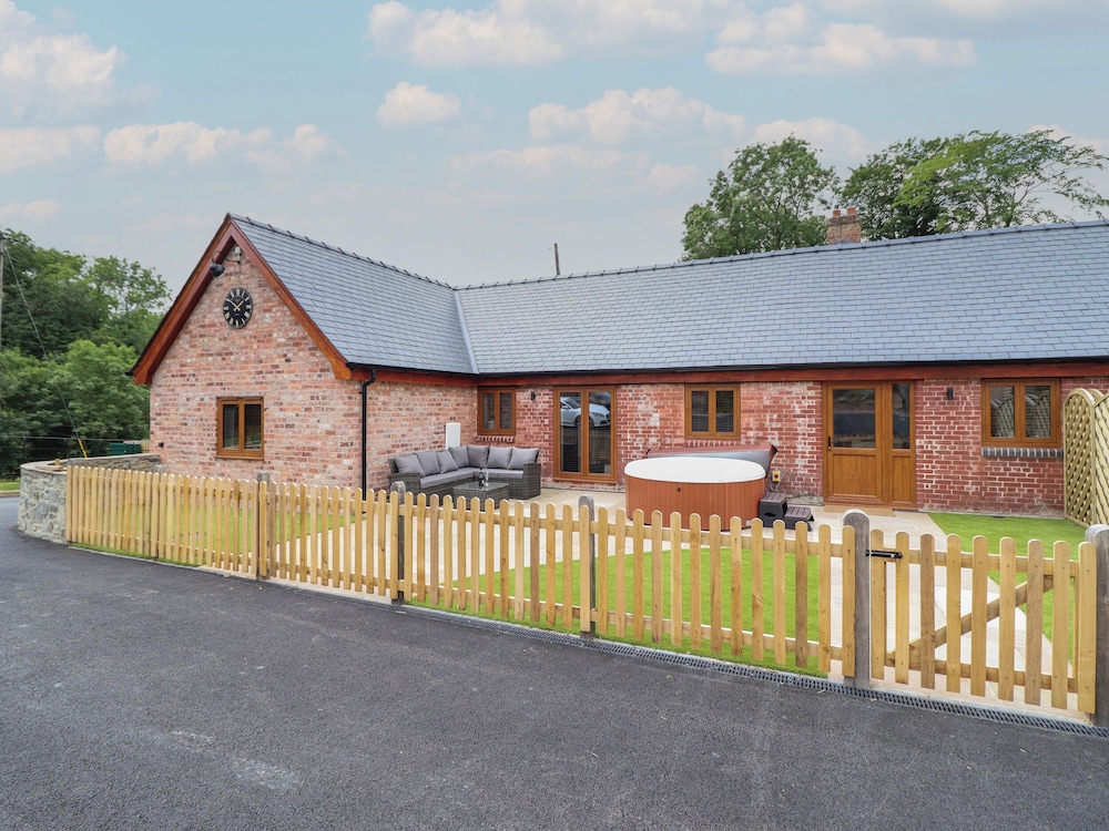 The Clockhouse - carbon neutral hotel in Llandysul