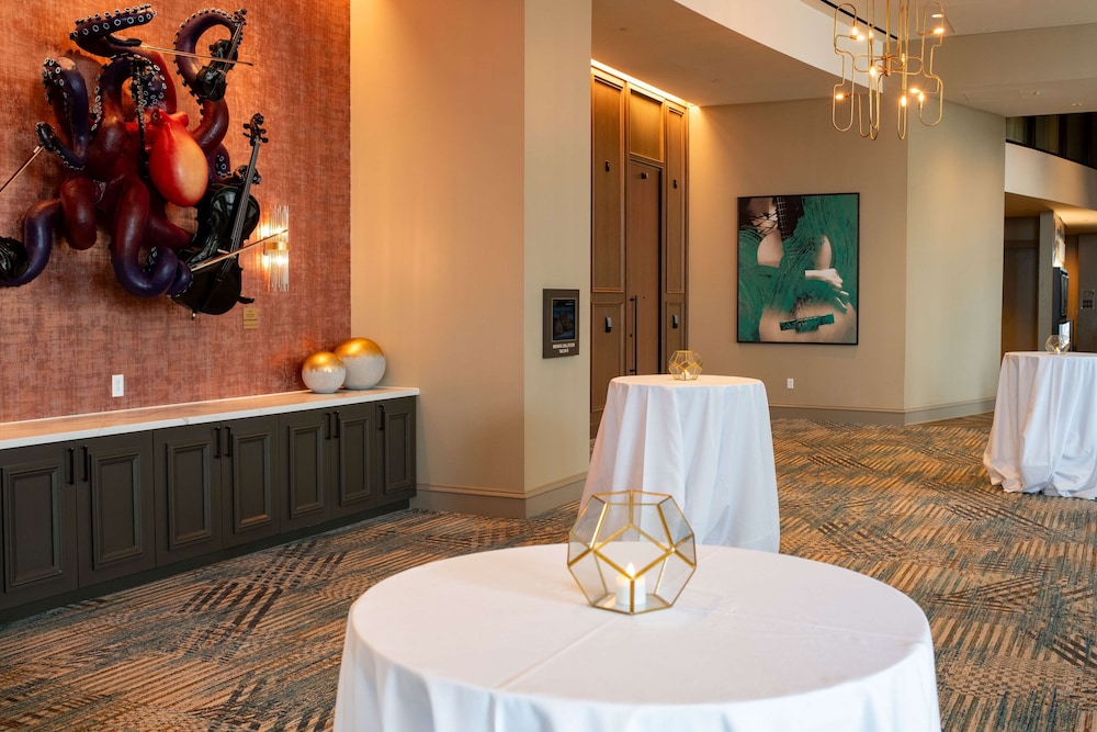 Embassy Suites by Hilton Virginia Beach Oceanfront Resort - photo 116