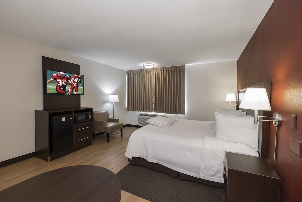 Red Roof Inn PLUS Poughkeepsie - photo 4