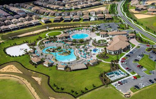 Chic Golf View Condo Simply Amazing — 4-Star Luxury Hotel in Kissimmee, United States