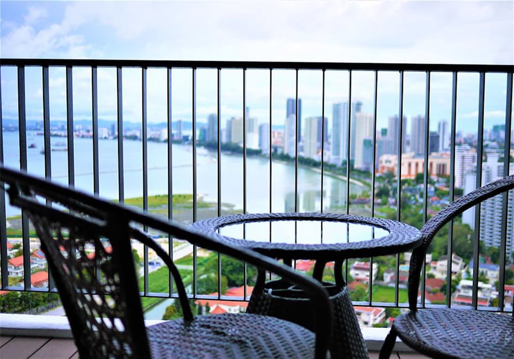 Little Cabin Sunrise Seaview Studio — 4-Star Luxury Hotel in George Town, Malaysia