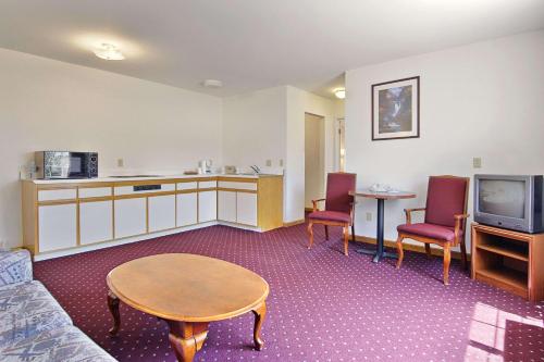 Days Inn by Wyndham Lolo Missoula Area - photo 6