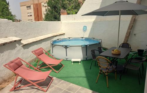 Casa con jardín aparcamiento — 4-Star Luxury Hotel in Granada, Spain