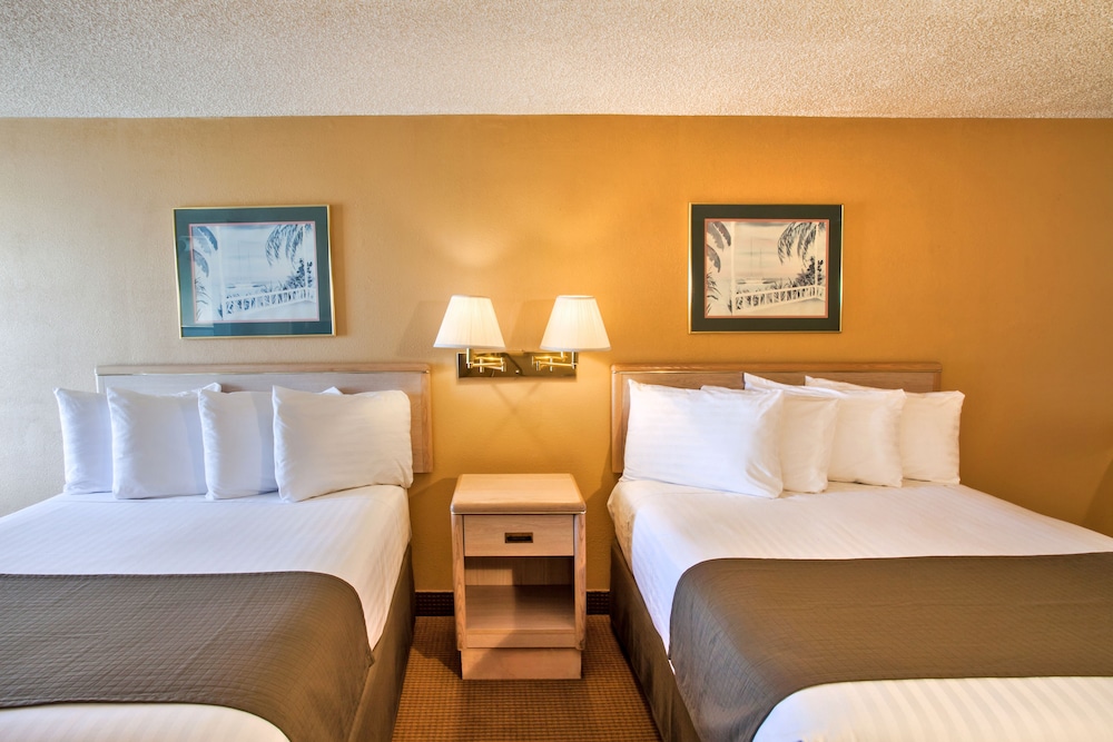 Ebb Tide Oceanfront Inn - photo 7