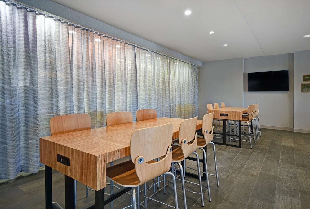 Home2 Suites by Hilton Columbus - photo 50