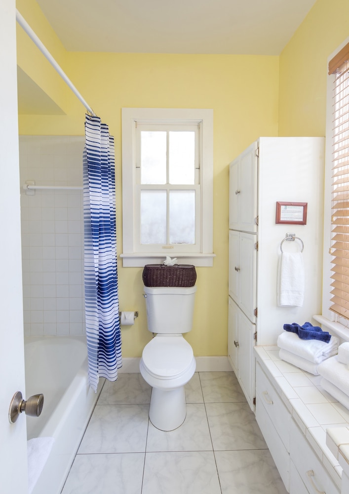 Wicker Guesthouse - photo 48