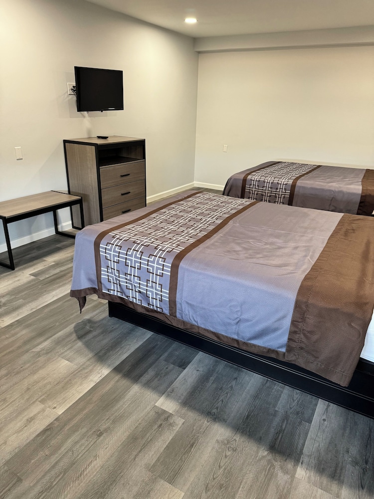 Continental Inn & Suites Nacogdoches TX SFA University Downtown - photo 27