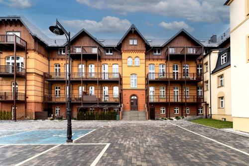 Apartament Inspirujący z prywatnym monitorowanym parkingiem 4 osobowy Space Apart — 4-Star Luxury Hotel in Jelenia Gora, Poland