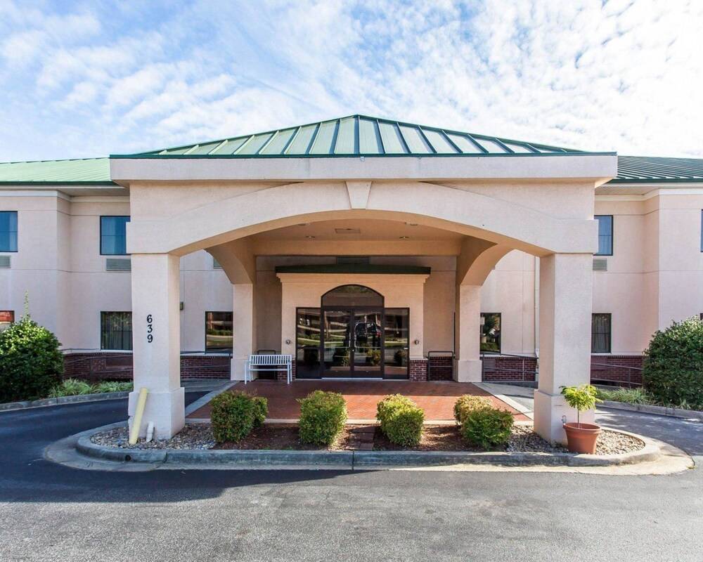Econo Lodge Inn & Suites Marietta near Dobbins ARB - photo 42