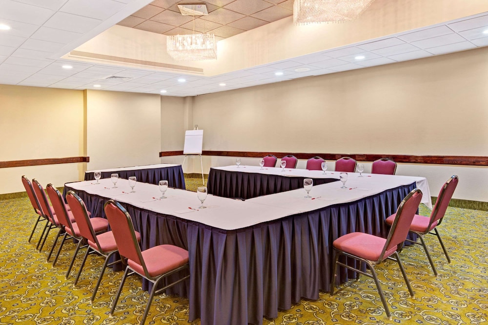 Sonesta Select Hotels Statesville - photo 32