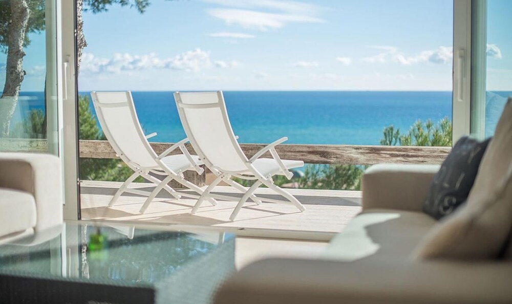 Villa Limonium With Sea Views — 4-Star Luxury Hotel in Tarragona, Spain
