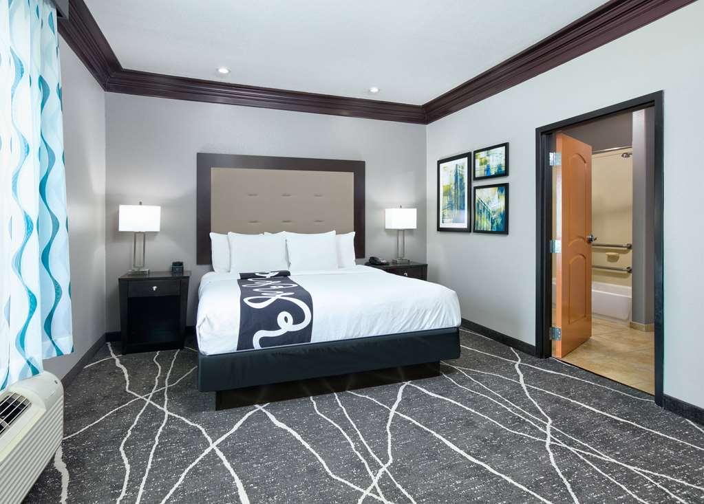 La Quinta Inn & Suites by Wyndham Little Rock Bryant - photo 24
