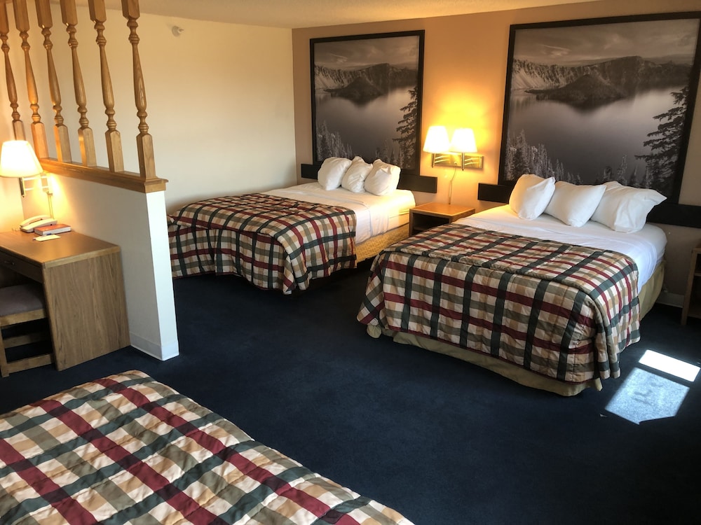 Super 8 by Wyndham Pendleton - photo 5