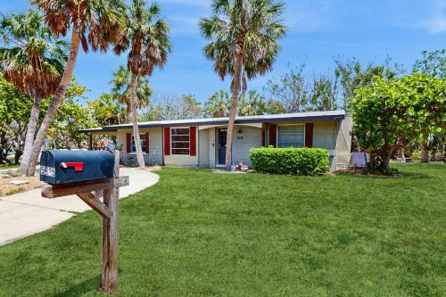Guava Getaway - last minute hotel in Holmes Beach