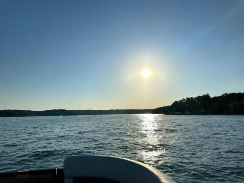 5 Bedroom on Lake of the Ozarks — 4-Star Luxury Hotel in Eldon, United States