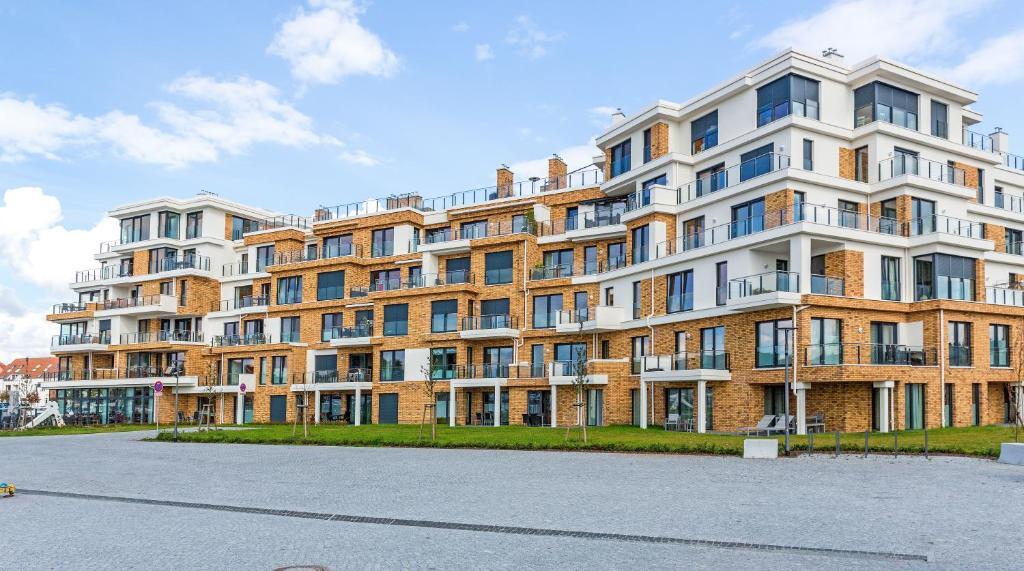 Hafenresidenz Waren — 4-Star Luxury Hotel in Waren, Germany