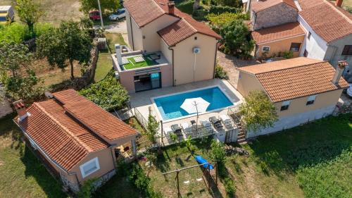 Two Stone Houses Iva — 4-Star Luxury Hotel in Nedescina, Croatia