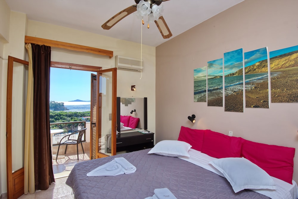 Gorgona Hotel — hotel in Patitirion