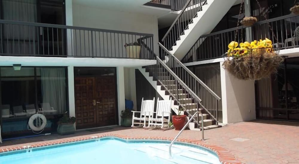 Alamar Resort Inn - photo 36
