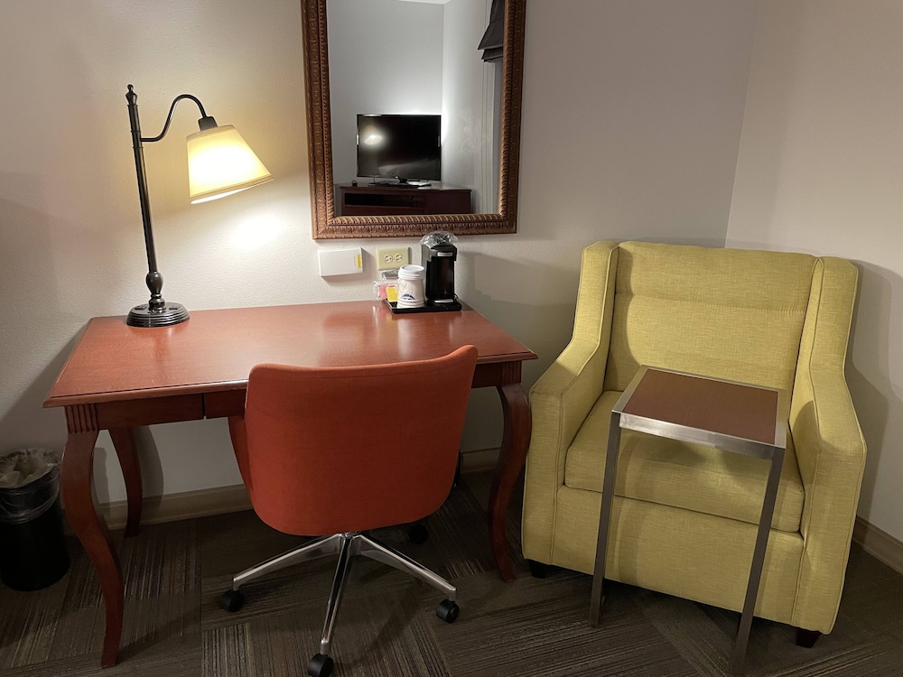 Hampton Inn & Suites Rifle - photo 12