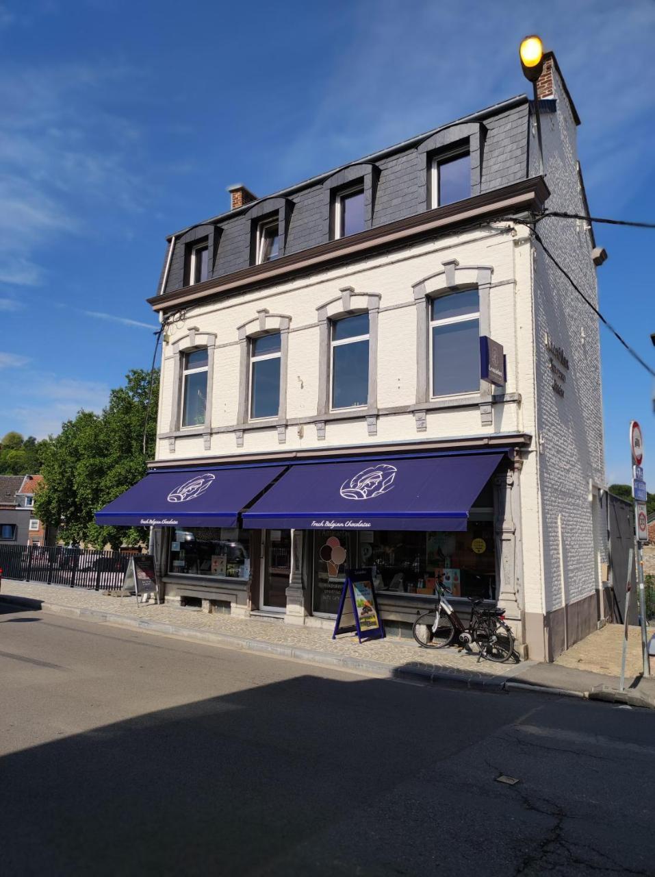 L'Amarante chambres d'hôtes OU gîte citadin — 4-Star Luxury Hotel in Theux, Belgium