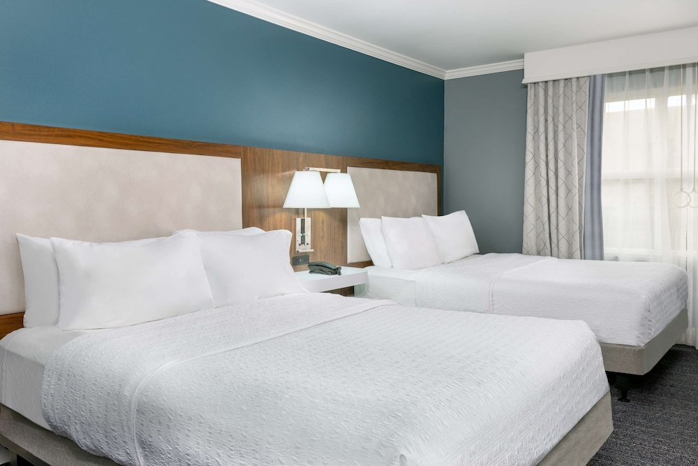 Hampton Inn Savannah Historic District - photo 13