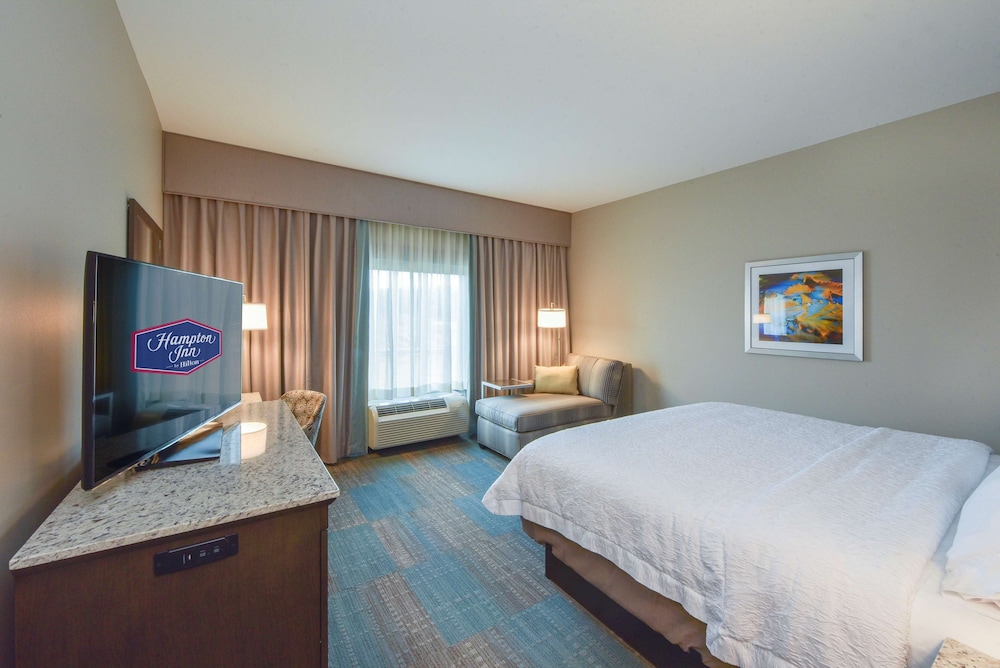 Hampton Inn Lumberton - photo 17