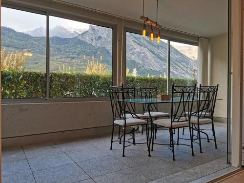Superbe Studio à Saillon les bains — 4-Star Luxury Hotel in Saillon, Switzerland