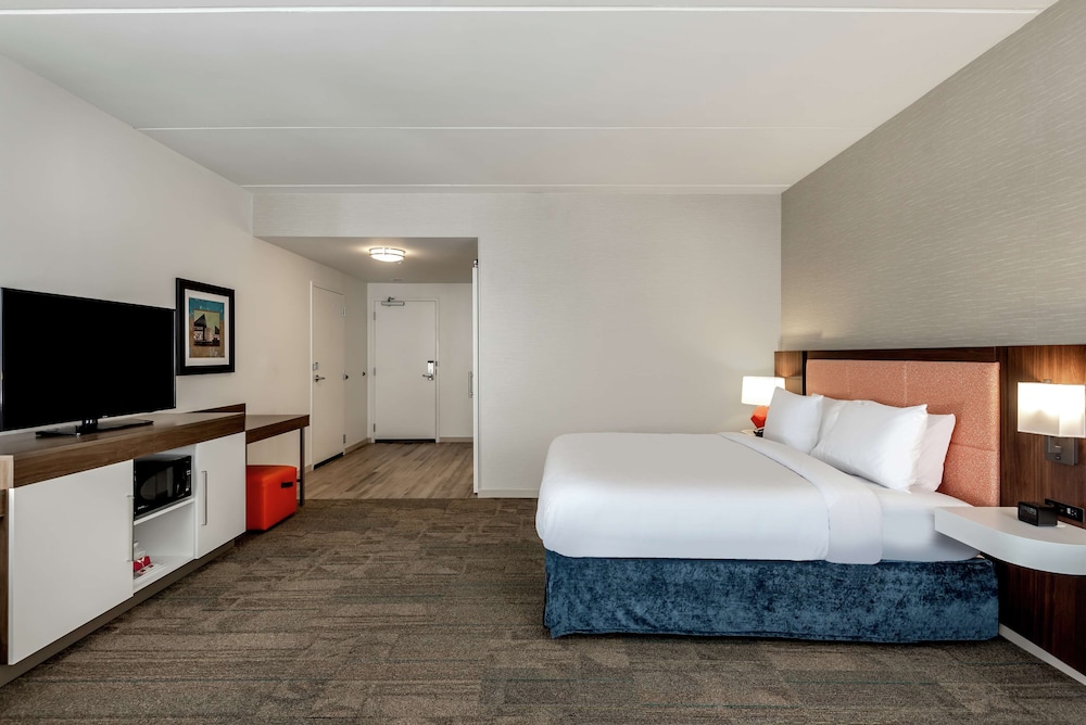Hampton Inn Baltimore Bayview Campus - photo 8
